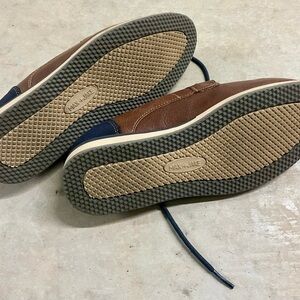 Elegant Brown and Blue Dress Shoes with Textured Soles